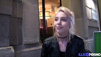 play Kimber delights the bitch who accepts double penetration at the hotel