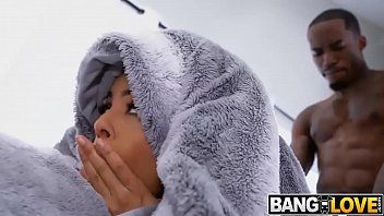 play Luna star face sex bine cu cel mai futacios barbat din cartier