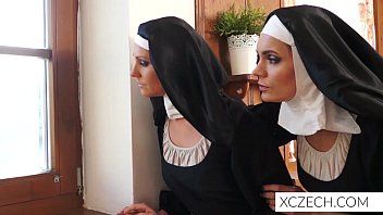 play Due suore peccano molto seriamente xxx