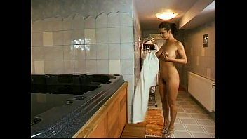 play Girls relaxing having sex in the tub with muscular men