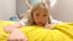 play Blonda Cutie este futută tare pentru distragerea de la computer