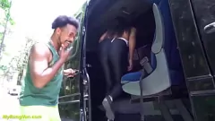 play De strakke kont van Braziliaanse milf strekte zich uit in extreme ruwe anale seks in mijn busje