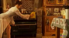 play MILF în lenjerie nu poate rezista cocoșului mare: mâncarea păsărică, gâtul adânc și facialul fierbinte