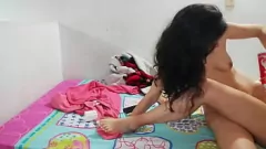 play Kijk hoe deze hete Latina's genieten van een wilde zelfgemaakte sekssessie met crema chili over hun hele lichaam, inclusief hun kleine tieten!